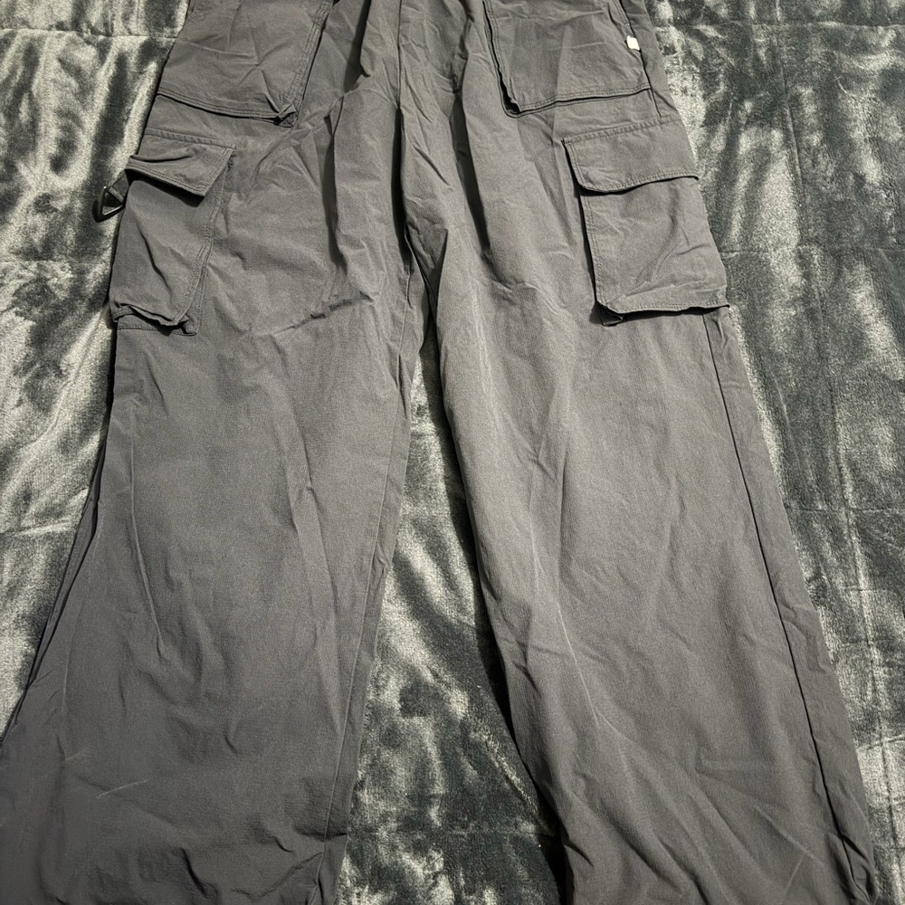 Fabletics Women’s Gray Cargo Pants